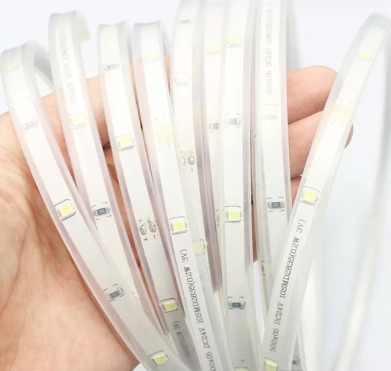 Lighting SN3532 Solární LED pásek teplá bílá 5metrů/100diod